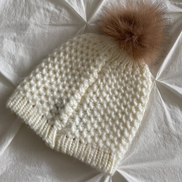 Saks fifth avenue off white beanie hat more than 70% off! - Picture 2 of 4